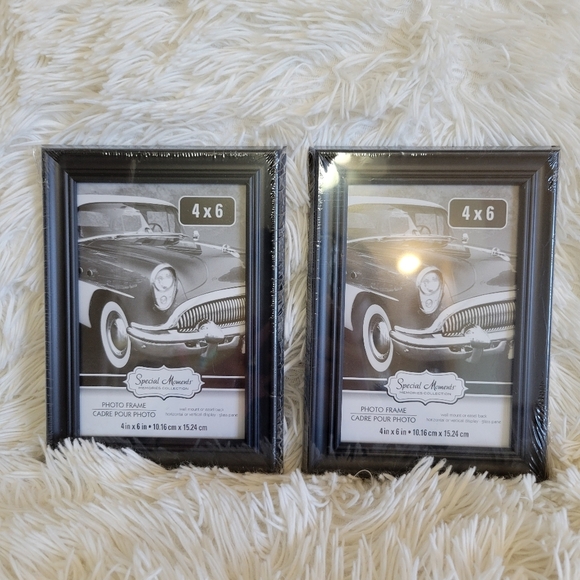 Special Moments Plastic Black Picture Frame 4x6 set of 2 - Picture 1 of 3
